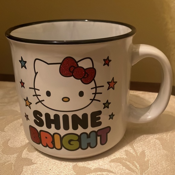 Hello Kitty x The Crème Shop beauty bundle NWT - Picture 4 of 17